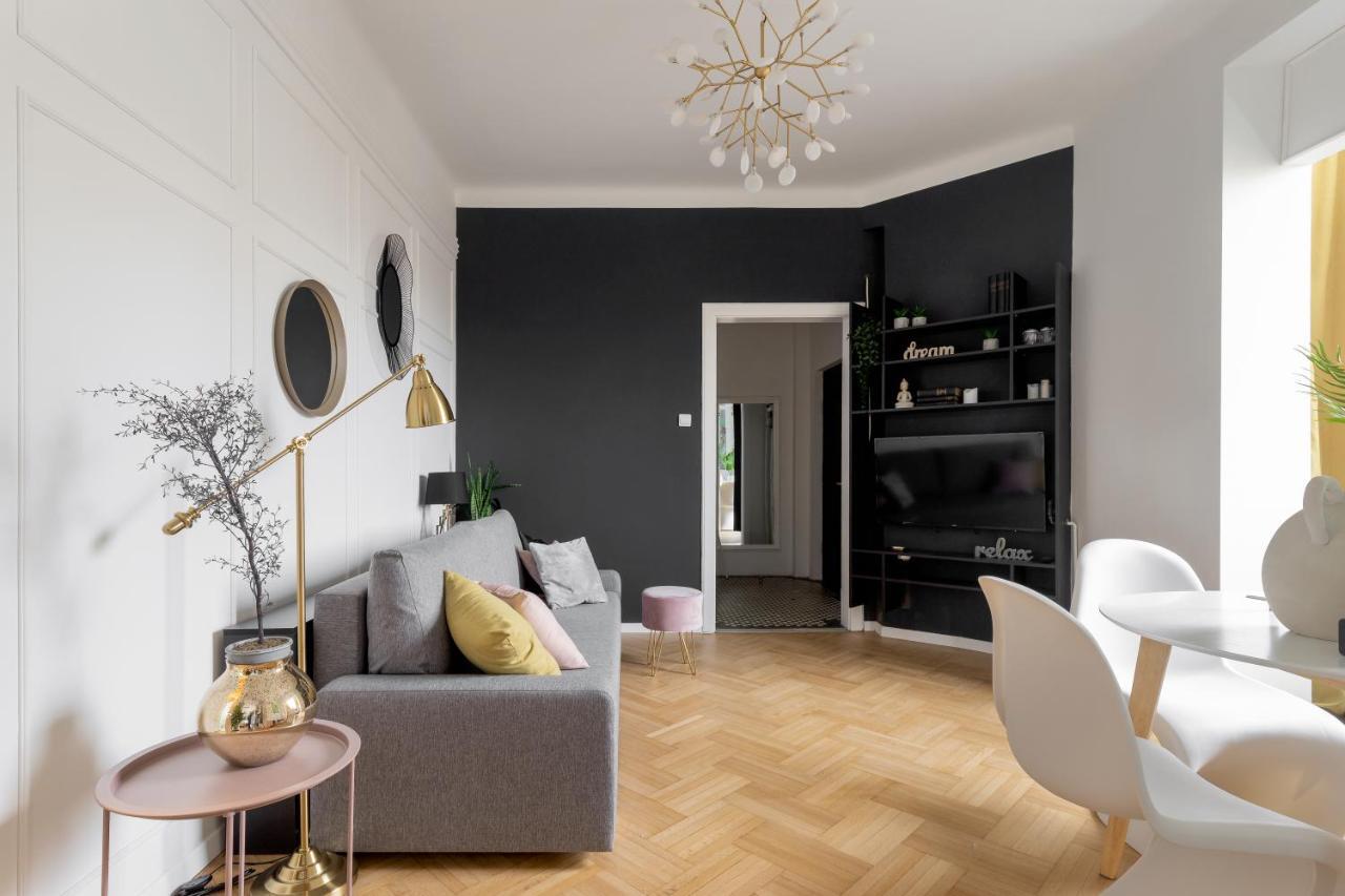 Apartamento Little Paris By Urbanesq Bucarest Exterior foto